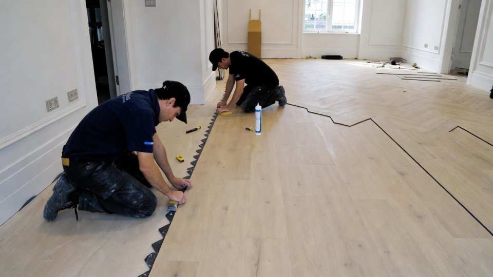 Eleganckie podłogi i listwy - image 1